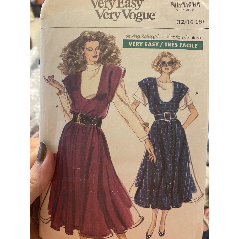 Vintage very Easy Very Vogue Dress Pattern 7555 Size 12-16 Cut and Complete